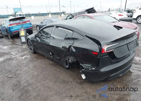 2024 Tesla Model 3 Performance All-Wheel Drive z USA, uszkodzony, nr VIN 5YJ3E1ET5RF892736